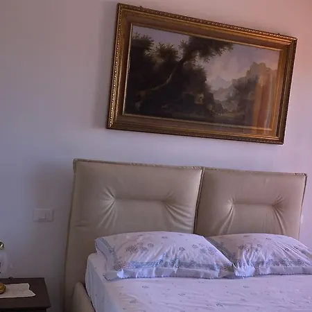 Iva's * Sarzana